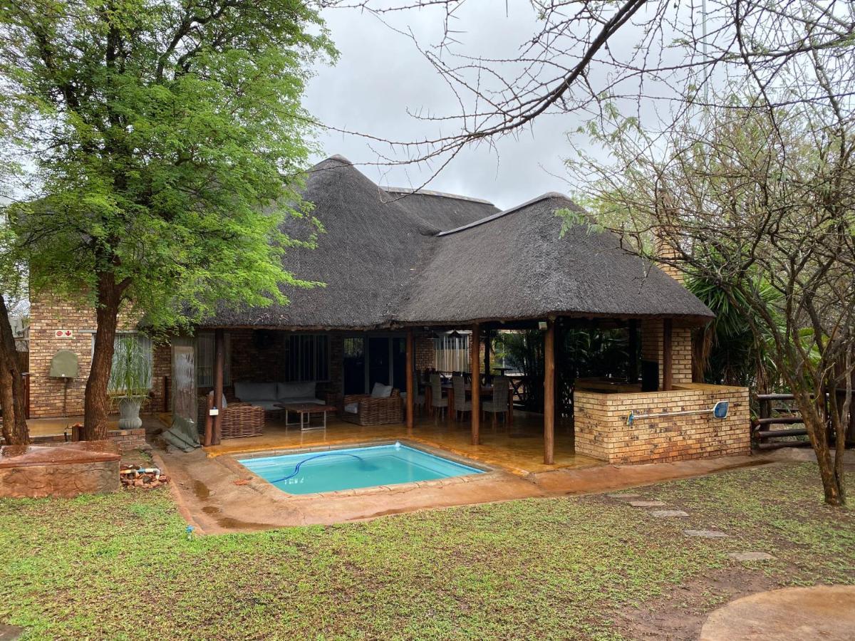 Villa Genet House Marloth Park Exterior foto