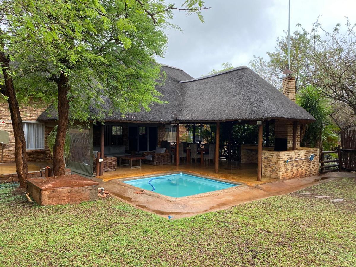Villa Genet House Marloth Park Exterior foto