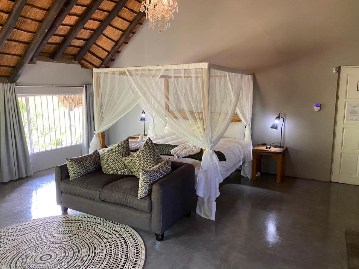 Villa Genet House Marloth Park Exterior foto