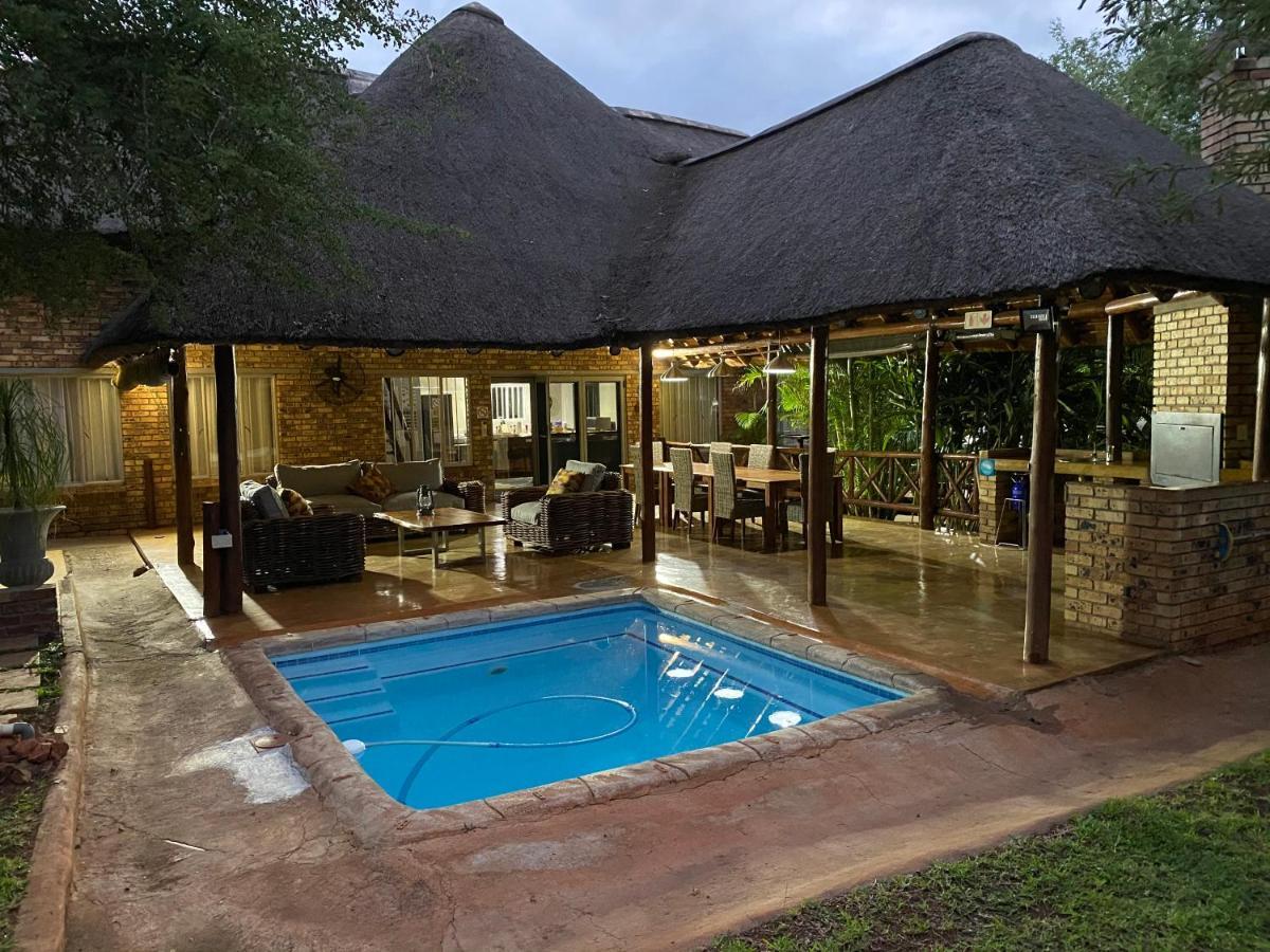 Villa Genet House Marloth Park Exterior foto