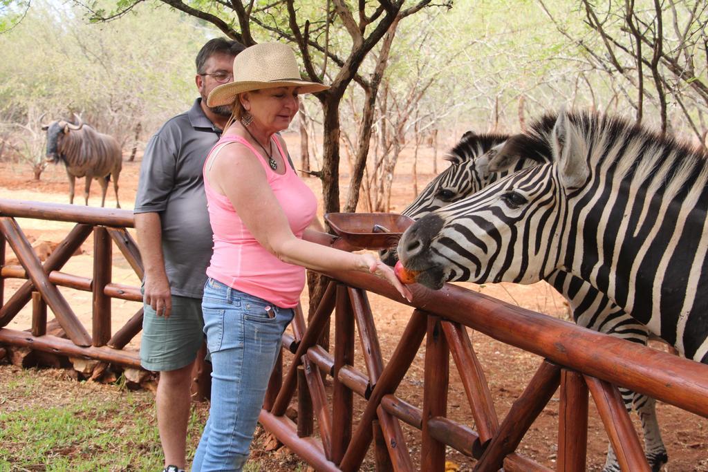 Villa Genet House Marloth Park Exterior foto